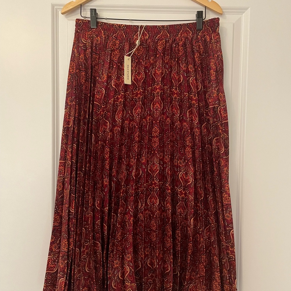 NWT Max Studio Pleated Satin Effect Paisley Wine Midi Skirt - Picture 3 of 6